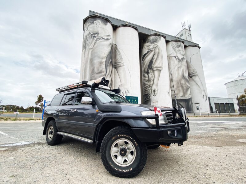 Coonalpyn silo art with Toyota Landcruiser 100 series